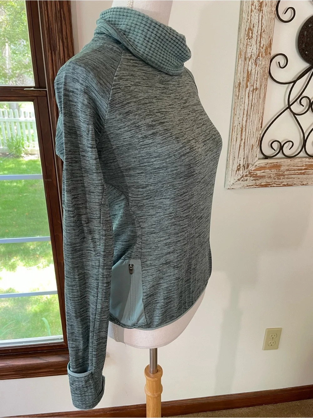 Nike Running Therma Sphere Winter Running Shirt.  Size S